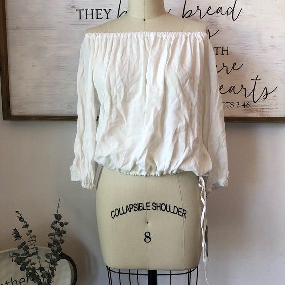 Who What Wear Tops - NWT Who What Wear Romantic Off The Shoulders Top M